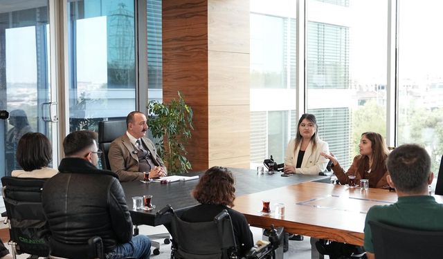 Başkan Kotan engelli personelle buluştu