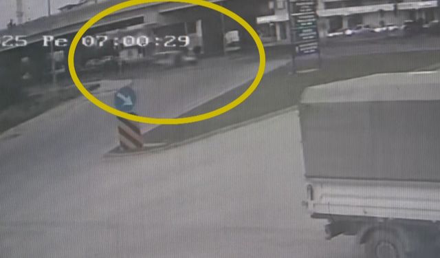 Manavgat'ta aracın yayaya çarptığı anlar kamerada