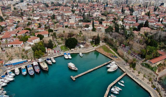 Antalya'da yılbaşı hareketliliği