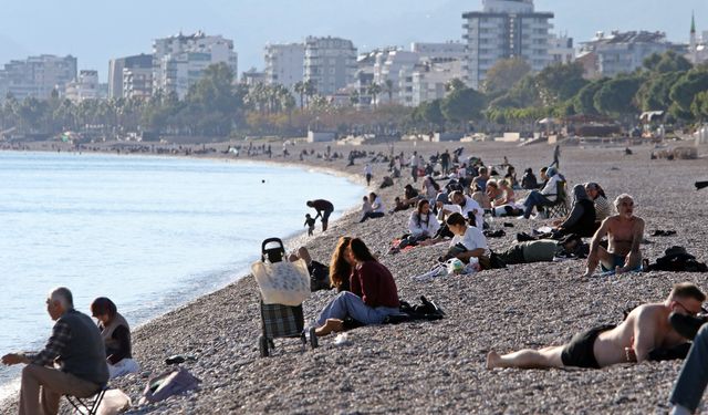 Antalya'da akşam kış, gündüz yaz