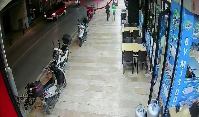 Manavgat'ta alkollü sürücünün kaza anı kamerada