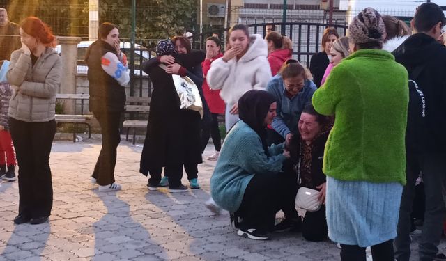 Kıskançlık krizine girip eşini öldürdü