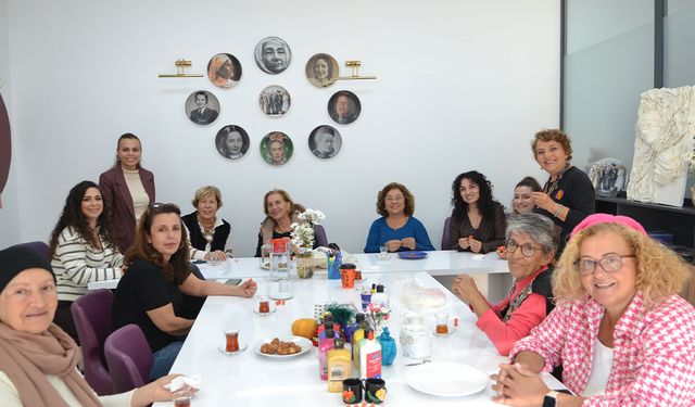 Kadınlardan yılbaşı hediyesi