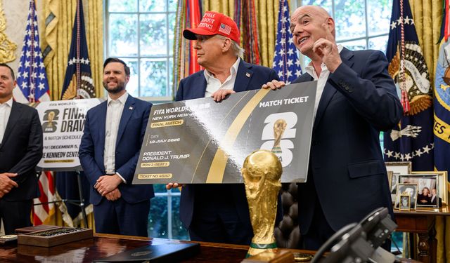 Trump'a FIFA'dan ödül