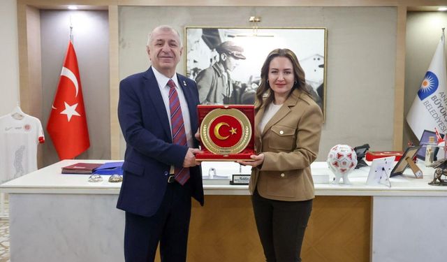 Ümit Özdağ’dan Büyükşehir Belediyesi'ne ziyaret