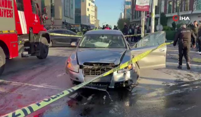 Otomobil yayalara çarptı: 2 ölü, 6 yaralı