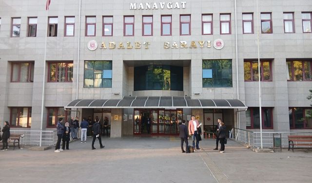 Niyazi Nefi Kara hakim karşısında