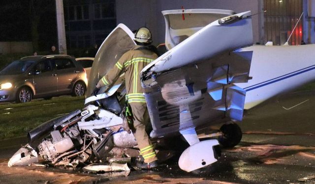 Almanya’da uçak caddeye indi: 3 Yaralı