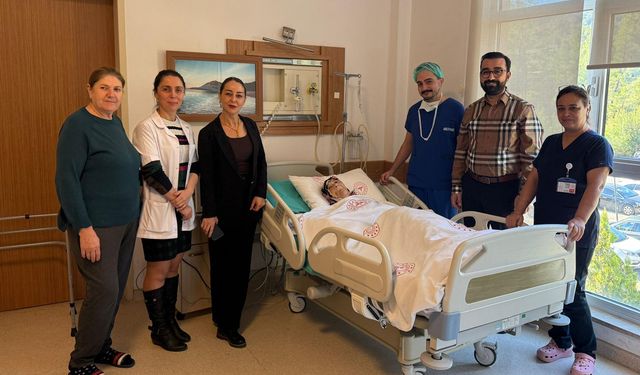 92 yaşındaki hastaya kalça protezi