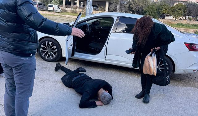 Serik'te otomobile silahlı saldırı