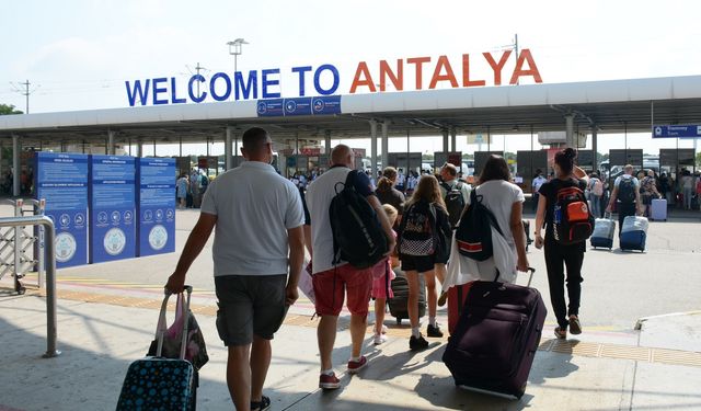 Antalya 17 milyon ziyaretçiyi ağırladı