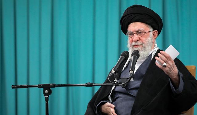 Hamaney binlerce kişinin öldüğünü kabul etti