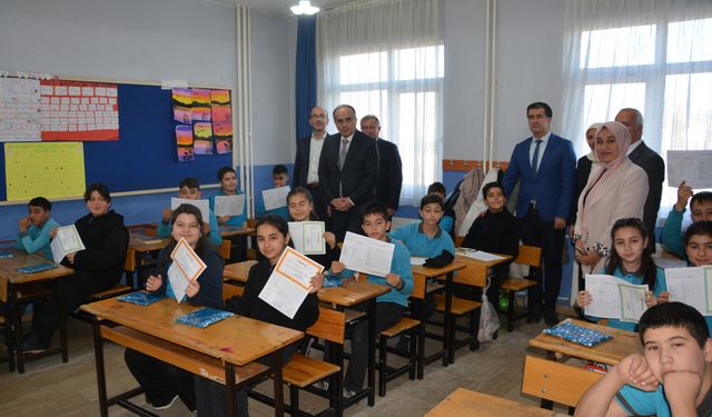 Korkuteli'de karne heyecanı