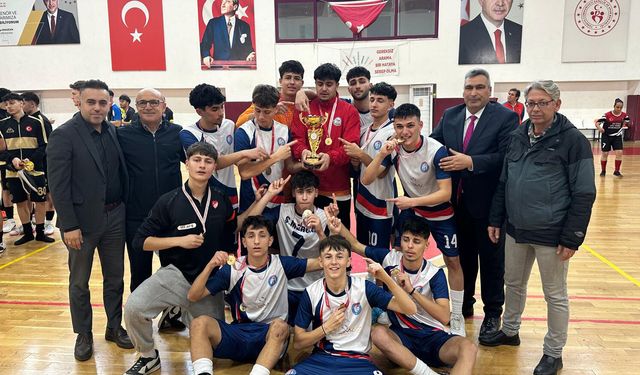 Şampiyon Yunus Emre Lisesi