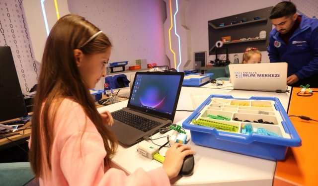 Bilim kampına büyük ilgi