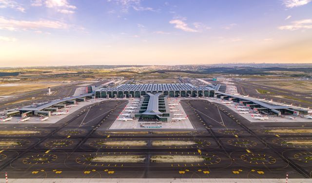 Toplam uçak trafiği 179 bin 78'e ulaştı