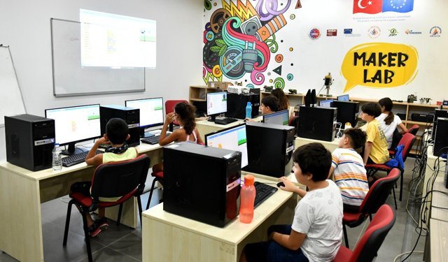 Muratpaşa’da robotik kodlama eğitimi