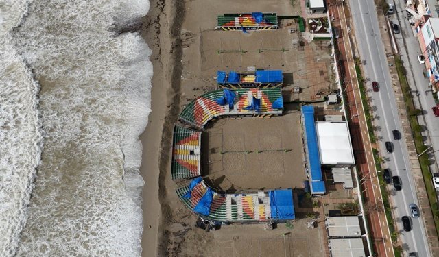 Alanya'da fırtına etkili oldu