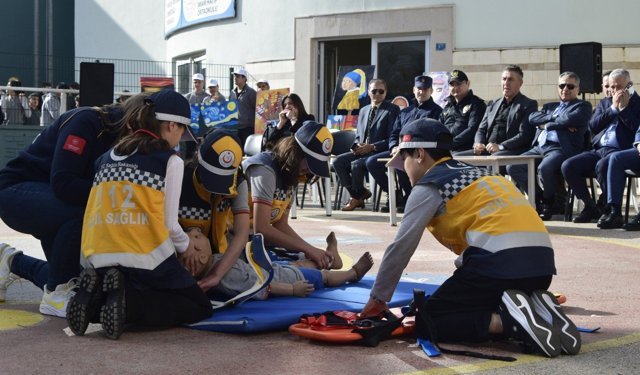 Aksu'da öğrencilere sağlık eğitimi