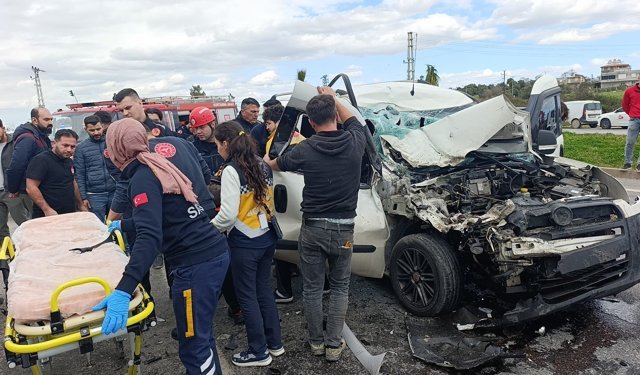 Manavgat'ta kaza: 1'i ağır 7  yaralı