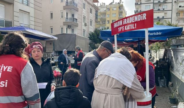 Okullarda yemek için Antalya’da imza kampanyası