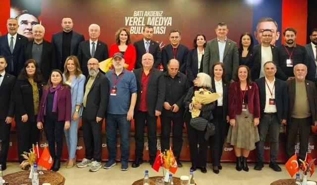 Gazeteciler basının sorunlarını anlattı: Bir gazete bile almıyorlar