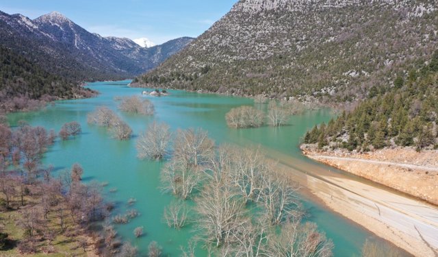 Antalya-Konya yolunda zorlu mesai