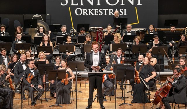 Antalya'da 'Çanakkale Şehitlerini Anma Konseri'