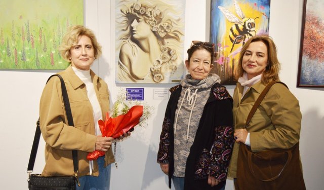 Antalya'da renkli sergi