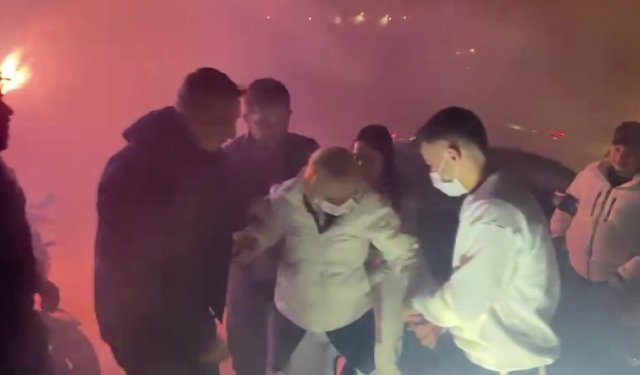 Hastane bahçesinde 8 Mart sürprizi