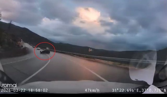 Manavgat'ta faciadan dönülen anlar araç kamerasına yansıdı