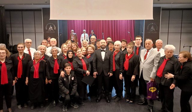 Muratpaşa'da türkü gecesi