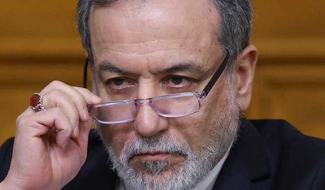 İran'da banka bombalandı