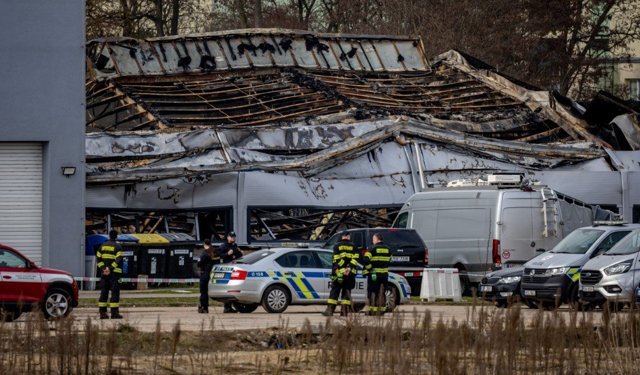 Çekya'da silah fabrikası ateşe verildi