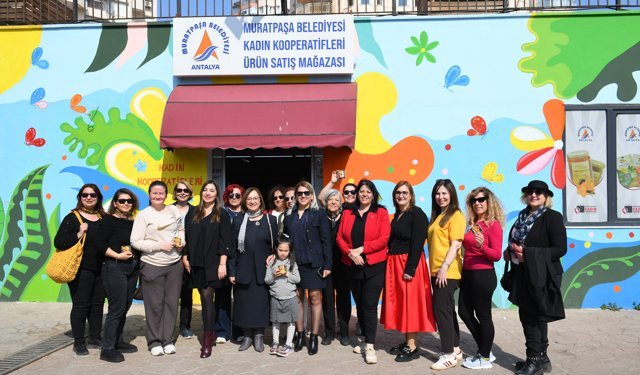 Muratpaşa'da bal mumu atölyesi