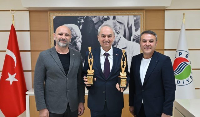 Kepez'de sanata çifte ödül