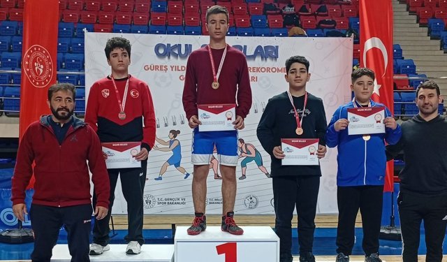 Minderin yıldızı Serik’ten çıktı: Osman Karaca şampiyon