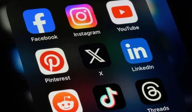 Gençler sosyal medyalarını ailelerinden gizliyor