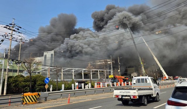 Fabrikada patlama ve yangın: 14 ölü, 59 yaralı