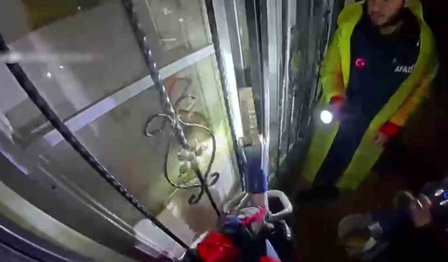 Mahsur kalan vatandaşları AFAD kurtardı