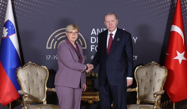 Erdoğan, Slovenya’yı SAHA EXPO’ya davet etti