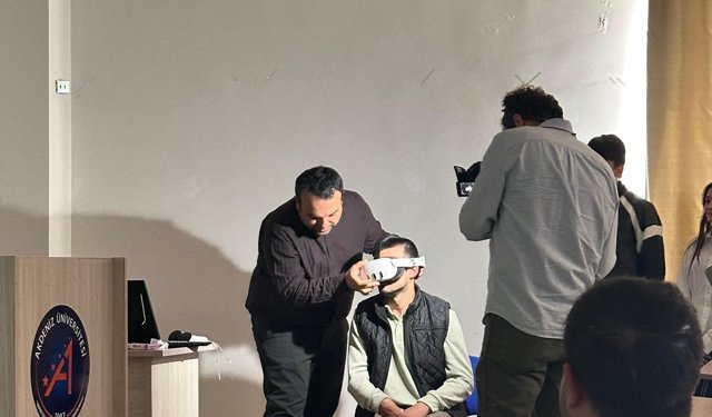 Fiziksel engelli bireyler, VR gözlükleri ile sanal ortamda gezdi