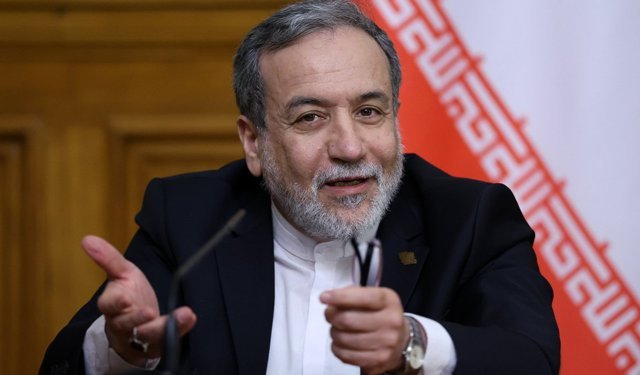 Hürmüz Boğazı geçişlere açıldı