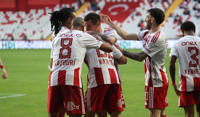 Akrep’ten altın değerinde 3 puan