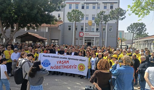 Okullarda kamusal politika çağrısı