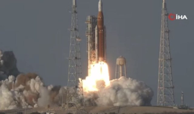 İnsanlık yeniden Ay yolunda