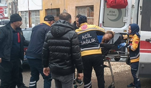 Boşanma aşamasında olduğu eşini dört yerinden bıçaklayıp eve kilitledi