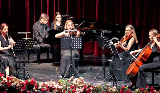 Antalya'da romantik dönem akşamı
