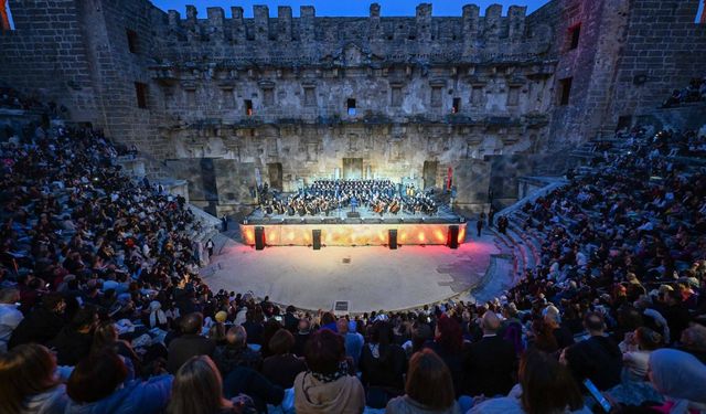 Aspendos'ta konser coşkusu