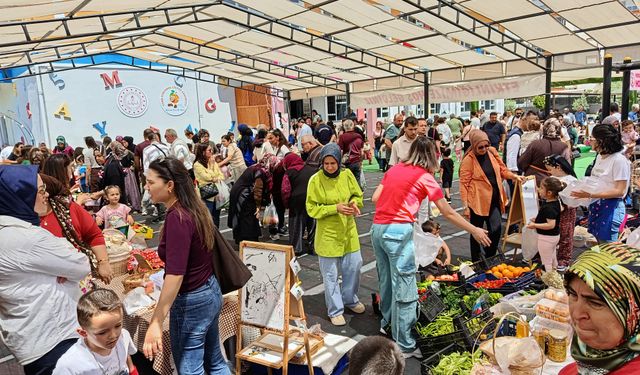 Gazzeli çocuklar için satış yaptılar
